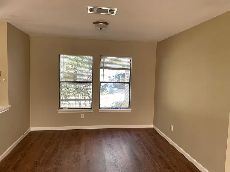 3037 Hill St — Photo 4