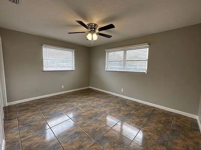8502 Sunset Dr — Photo 5