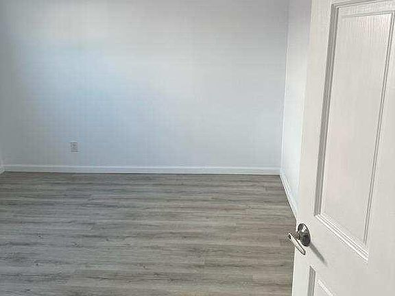 5th image of 24 Fern Ave