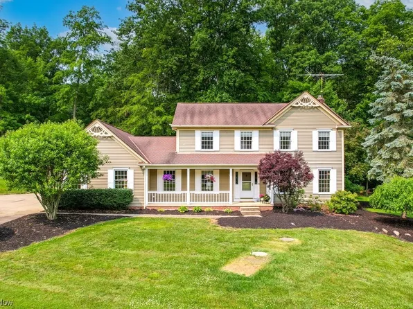 575 Deep Woods Dr, Aurora, OH 44202