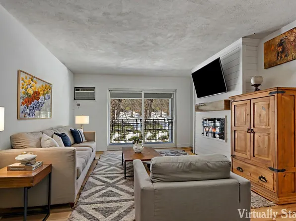 118 Evelyn LANE #H, Lake Geneva, WI 53147