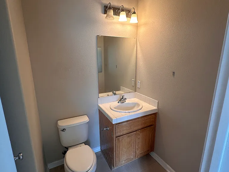 1420 Nevin Plz — Photo 15