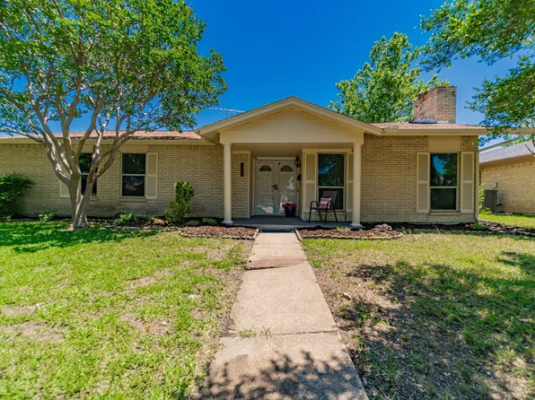 3300 Kensington Dr, Mesquite, TX 75150