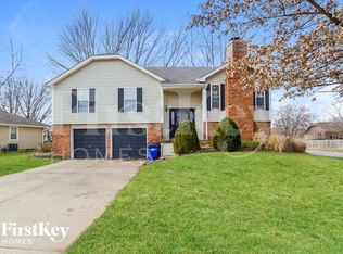 13900 S Raintree Dr, Olathe, KS 66062