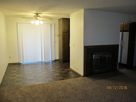 Living Room/Dining