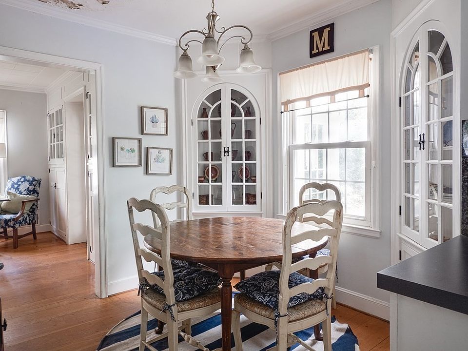 15 Falmouth Rd, Longmeadow, MA 01106 Zillow