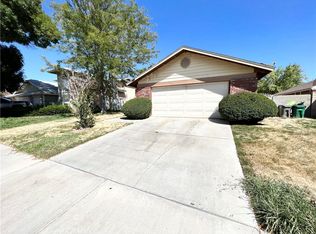 45858 Suffolk Dr, Lancaster, CA 93534
