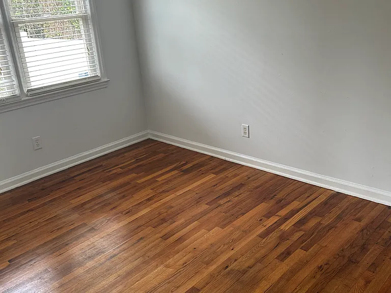 2318 Bernard St — Photo 3