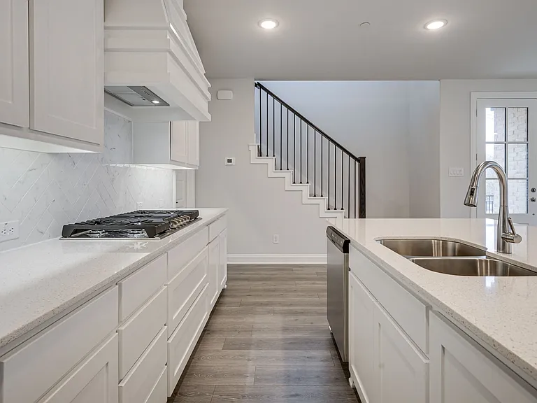 1903 McClane Dr — Photo 6