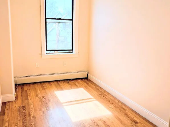 138 Clendenny Avenue image 9 of 11