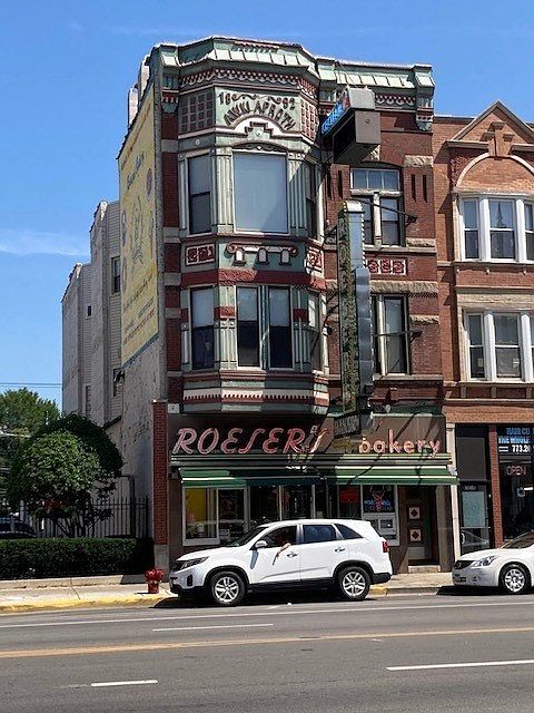 Vintage Building Houses Roeser's Bakery