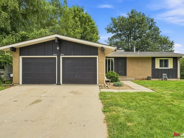 1630 S 77th St, Lincoln, NE 68506