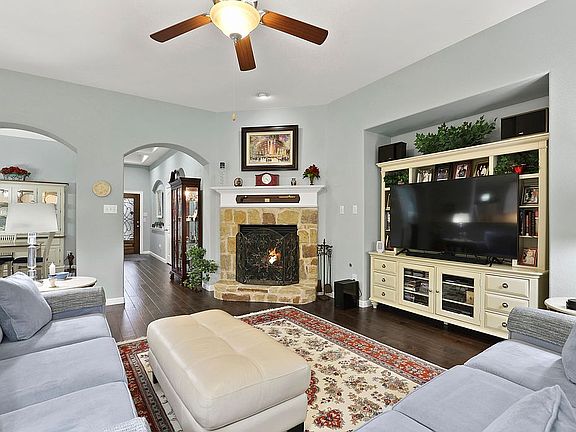 3rd image of 5119 Live Oak Dr