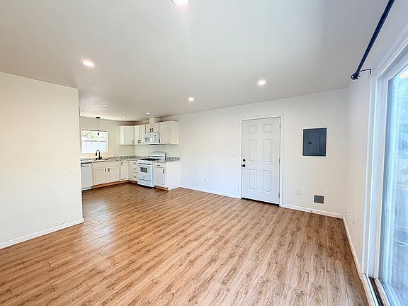 2nd image of 205 B St #B