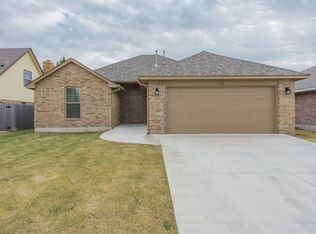 709 S Silver Leaf Dr, Moore, OK 73160