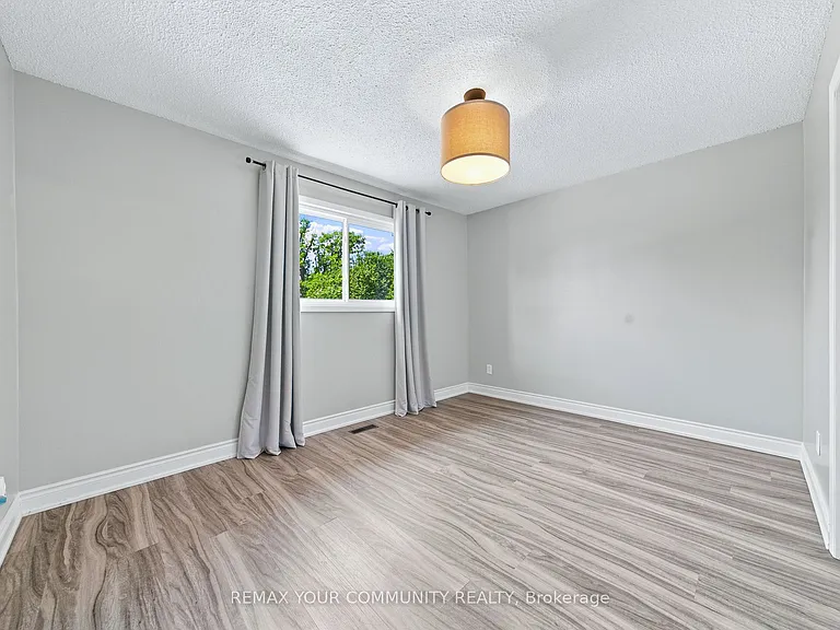 36 Roseville Dr #UPPER — Photo 19