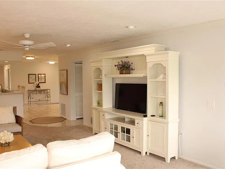 6472 Seagull Dr #306 — Photo 11