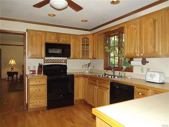 2nd image of 246 Kerryman Cir