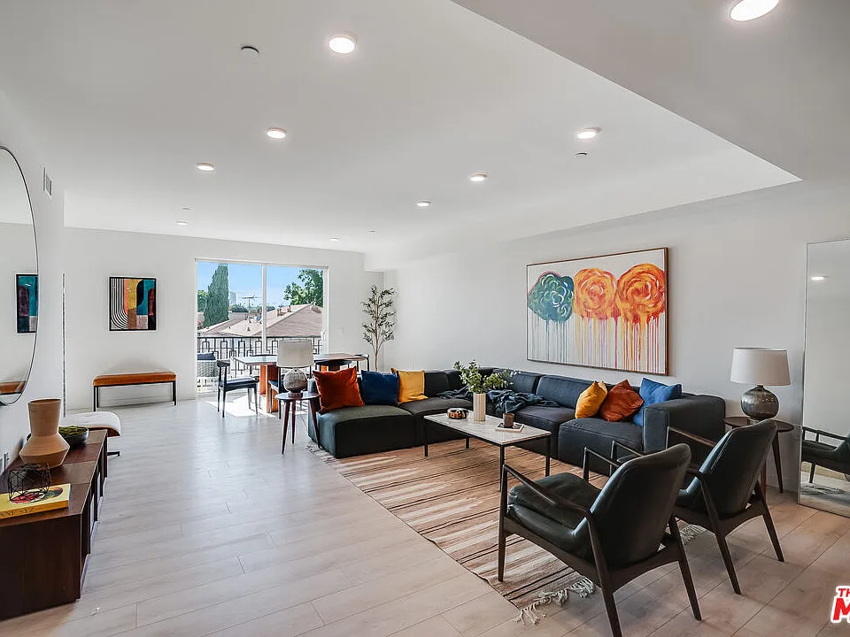 1021 S Shenandoah St #303