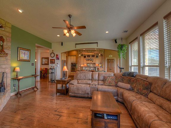 4th image of 850 Rocky Hollow Dr