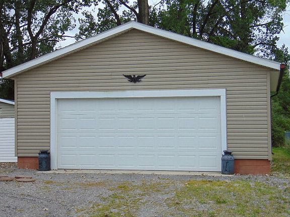 2nd image of 1883 Grandview Dr