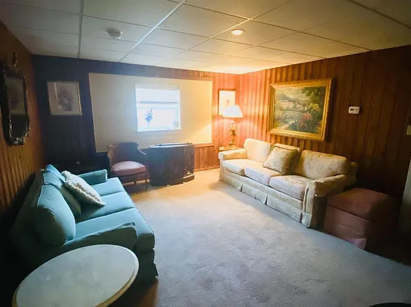 549 Repp Rd, New Kensington, PA 15068