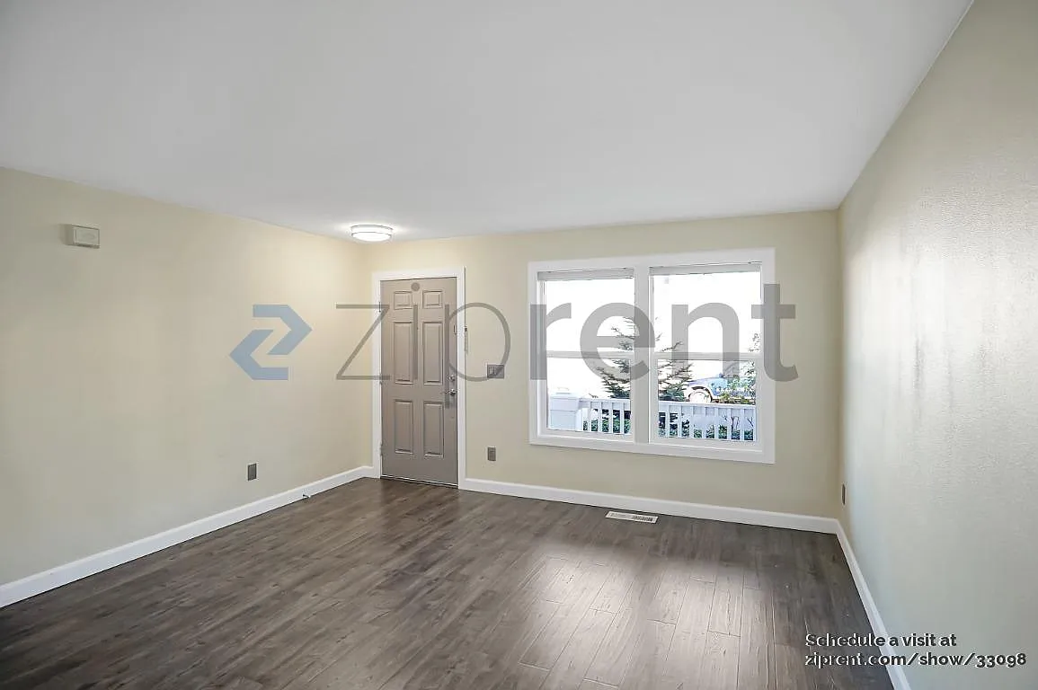 3 bed, 2.5 bath, 2410 sqft, $3,900 — Photo 4
