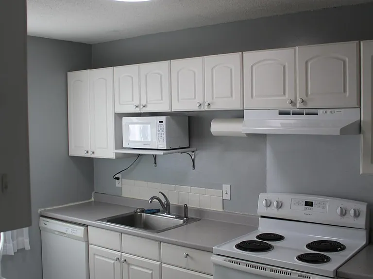 10 Village Brook Ln — Photo 22