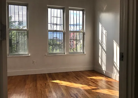 Rented by EXR | media 7