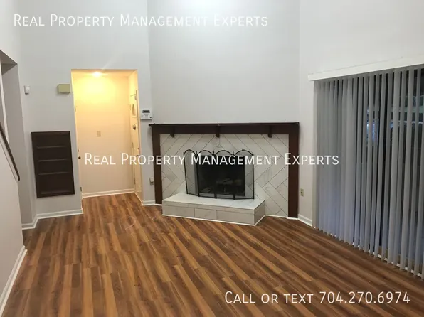 7332 Winery Ln, Charlotte, NC 28227