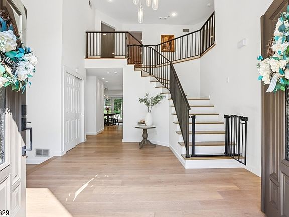 3rd image of 16 Winchester Terrace