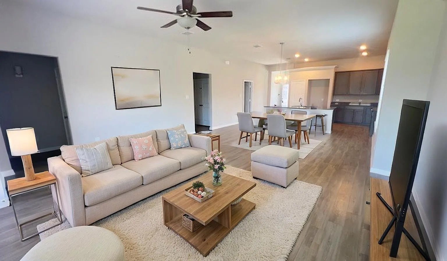 3051 Dade Loop — Photo 2