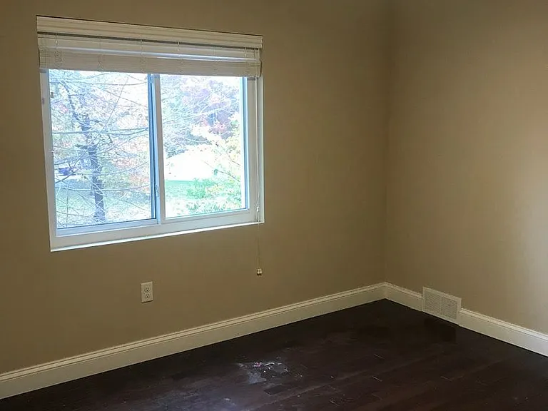 4744 Friendship Ave — Photo 13