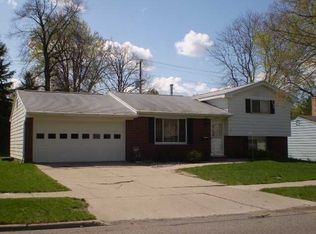 2718 Montego Dr, Lansing, MI 48912