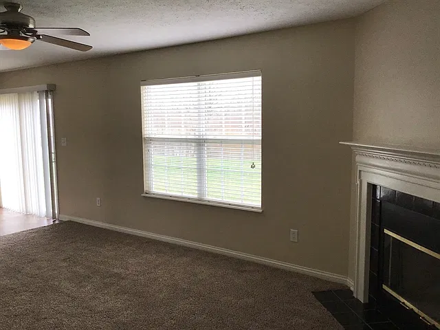 4 bed, 2.5 bath, 1679 sqft, $1,895 — Photo 4