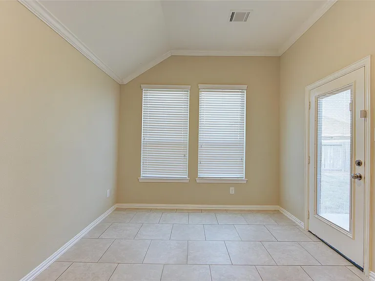 6519 Point Hollow Ln — Photo 34