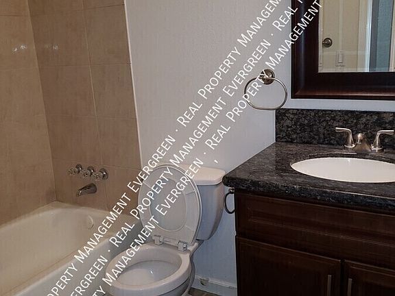 5th image of 2121 W Della Ave #B