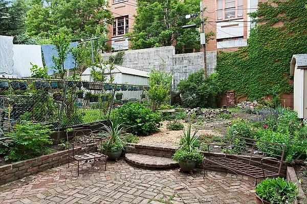 Sold by Douglas Elliman | media 14