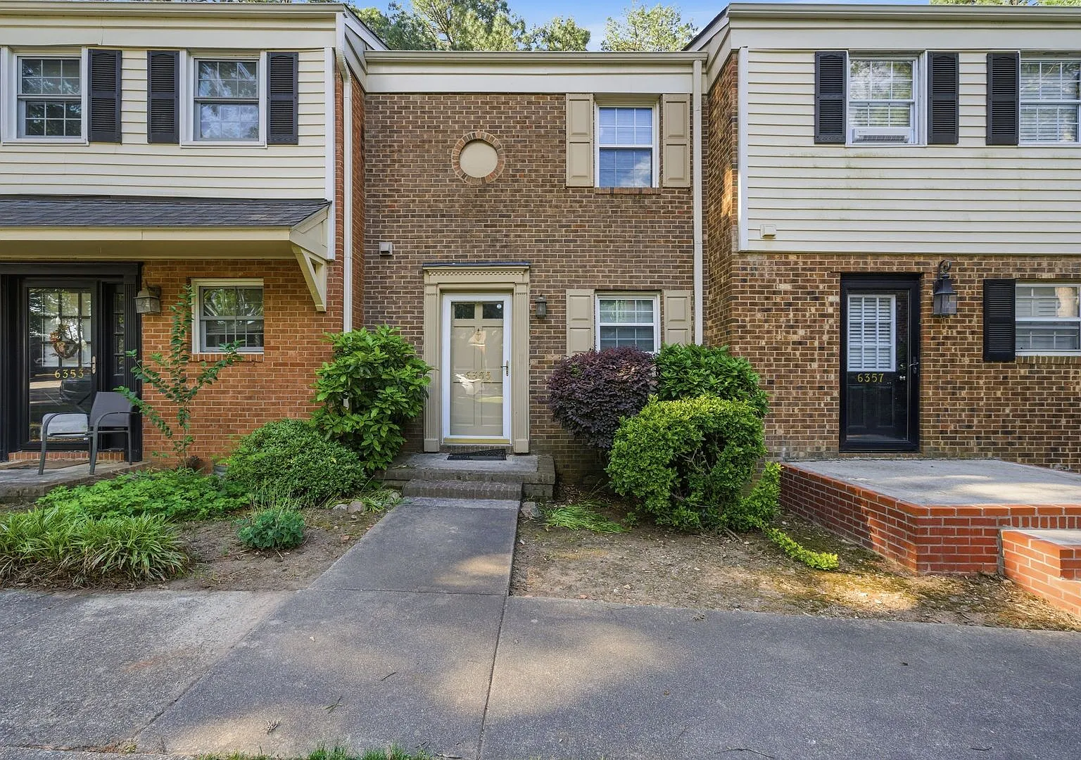 6355 New Market Way — Photo 2