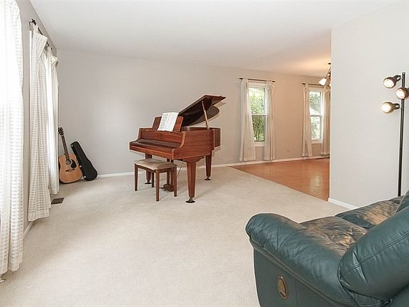 3rd image of 6571 Fernwood Dr