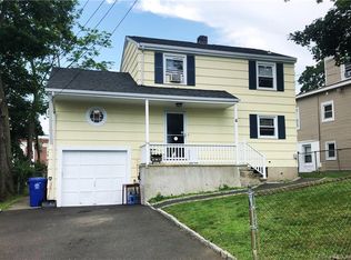 6 Hillside Pl, Norwalk, CT 06854