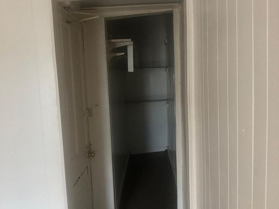 Walk in closet