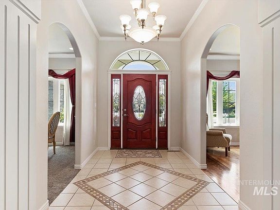 3rd image of 2723 Sun Meadow Dr
