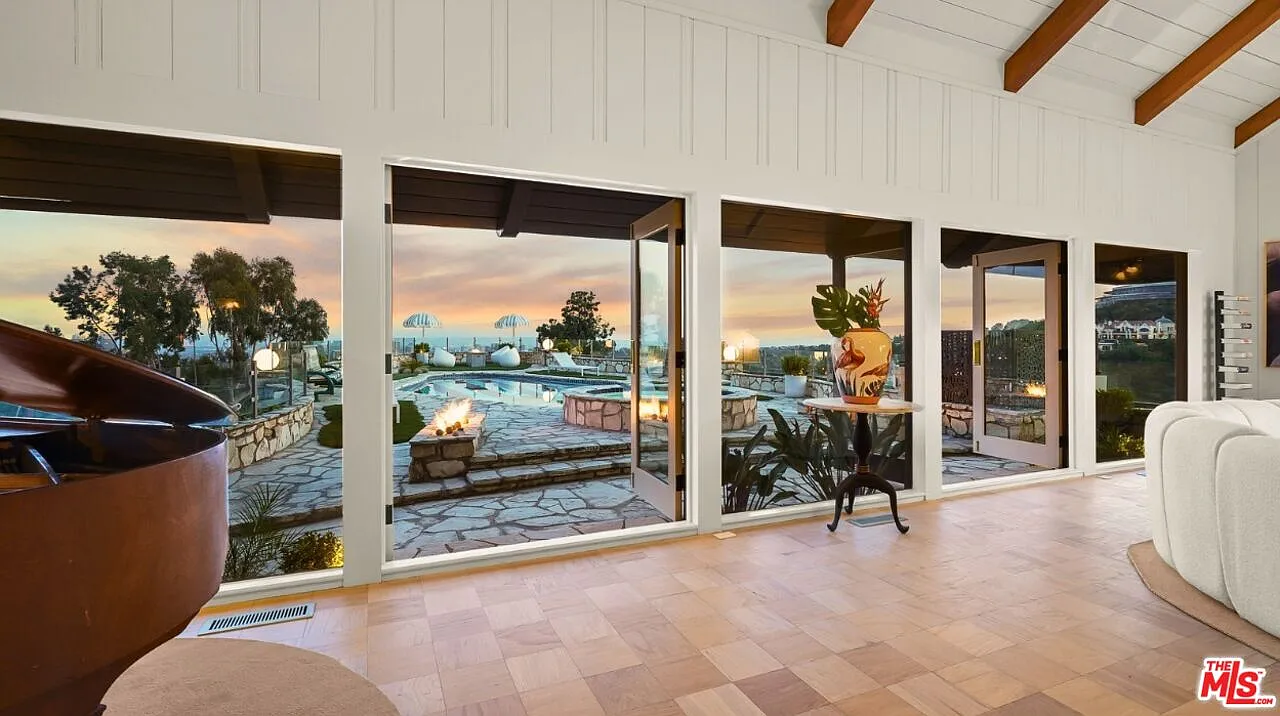 4 bed, 4.5 bath, $40,000 — Photo 3