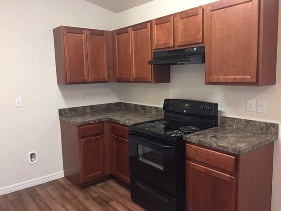 4th image of 381 NW North Macedo Boulevard