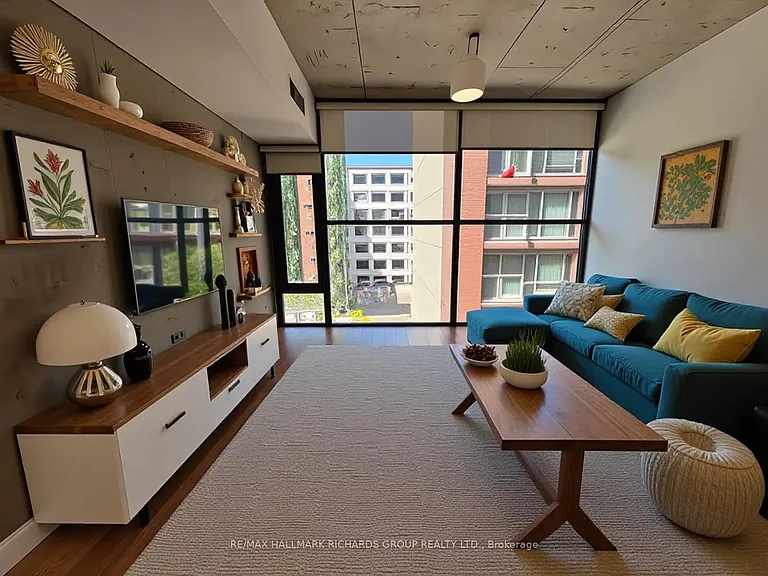 25 Oxley St #404 — Photo 1