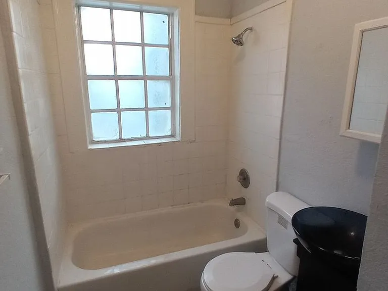 704 Cordova Dr #3 — Photo 9