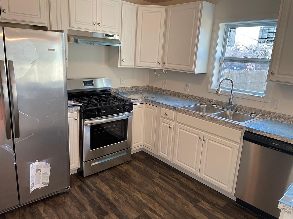 2nd image of 3001 Saunders St #B