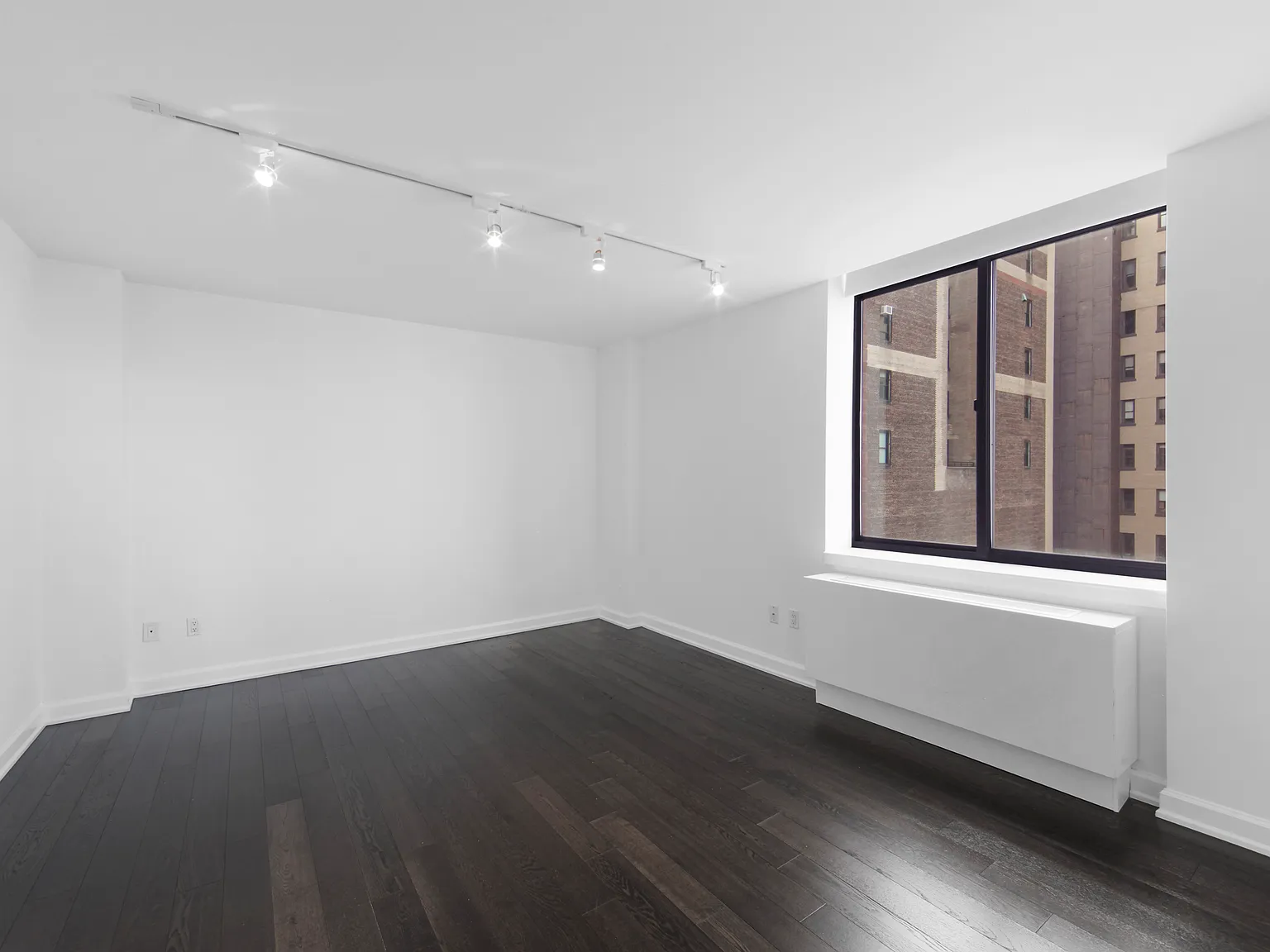 77 West 24th Street — Photo 4