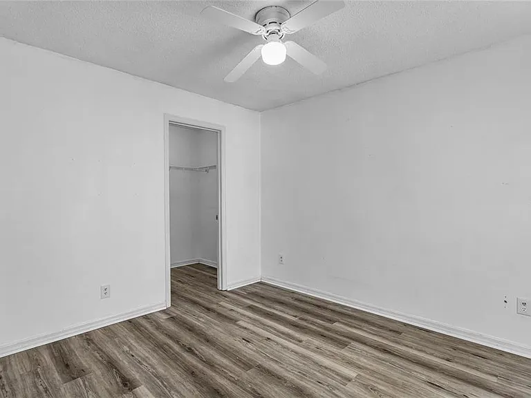 5673 Parkview Lake Dr — Photo 25